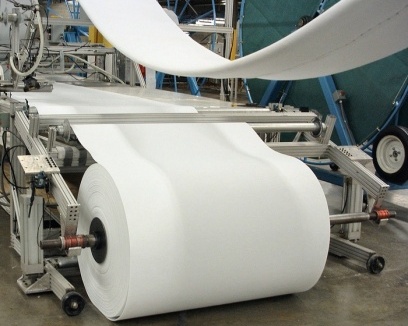 Производство бумажных полотенец, бумажные полотенца в рулонах.